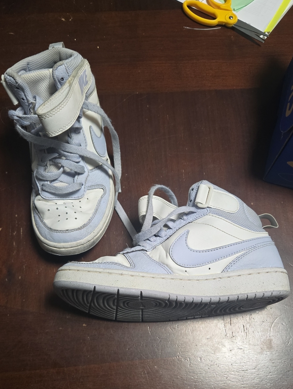 Nike Kids Mid-Top Sneakers in Light Lavender and White